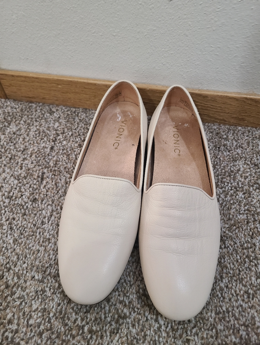 Vionic Willa II Cream Leather Arch Support Loafers Slip On Preppy Classic Flats - Picture 2 of 5